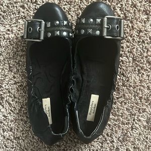 Vera Wang Flats